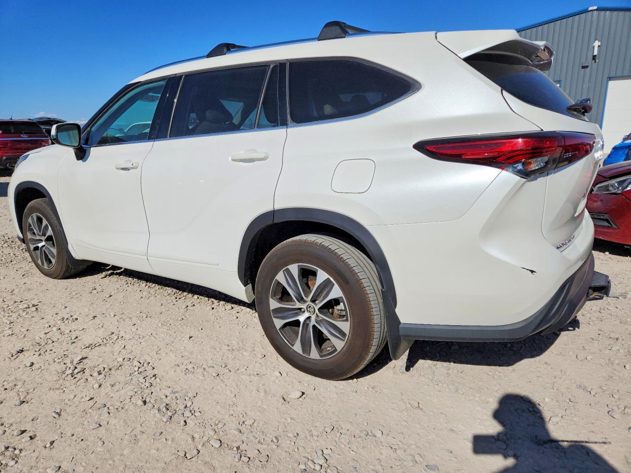 2021 Toyota Highlander Xle - Image 2
