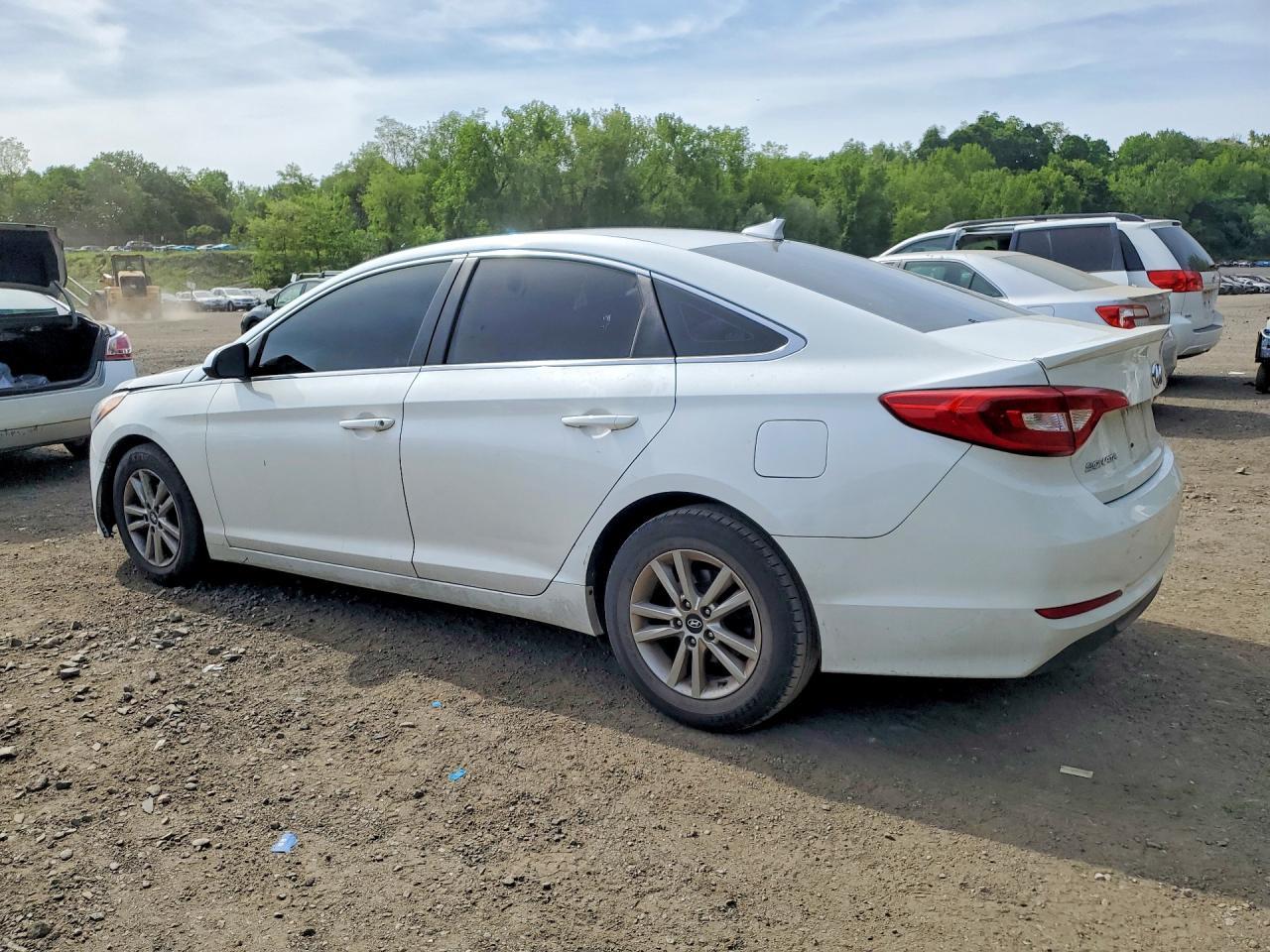 2016 Hyundai Sonata Se - Image 2