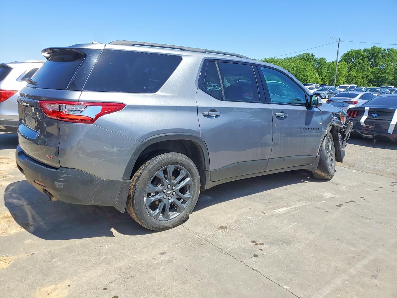 2021 Chevrolet Traverse Rs - Image 3
