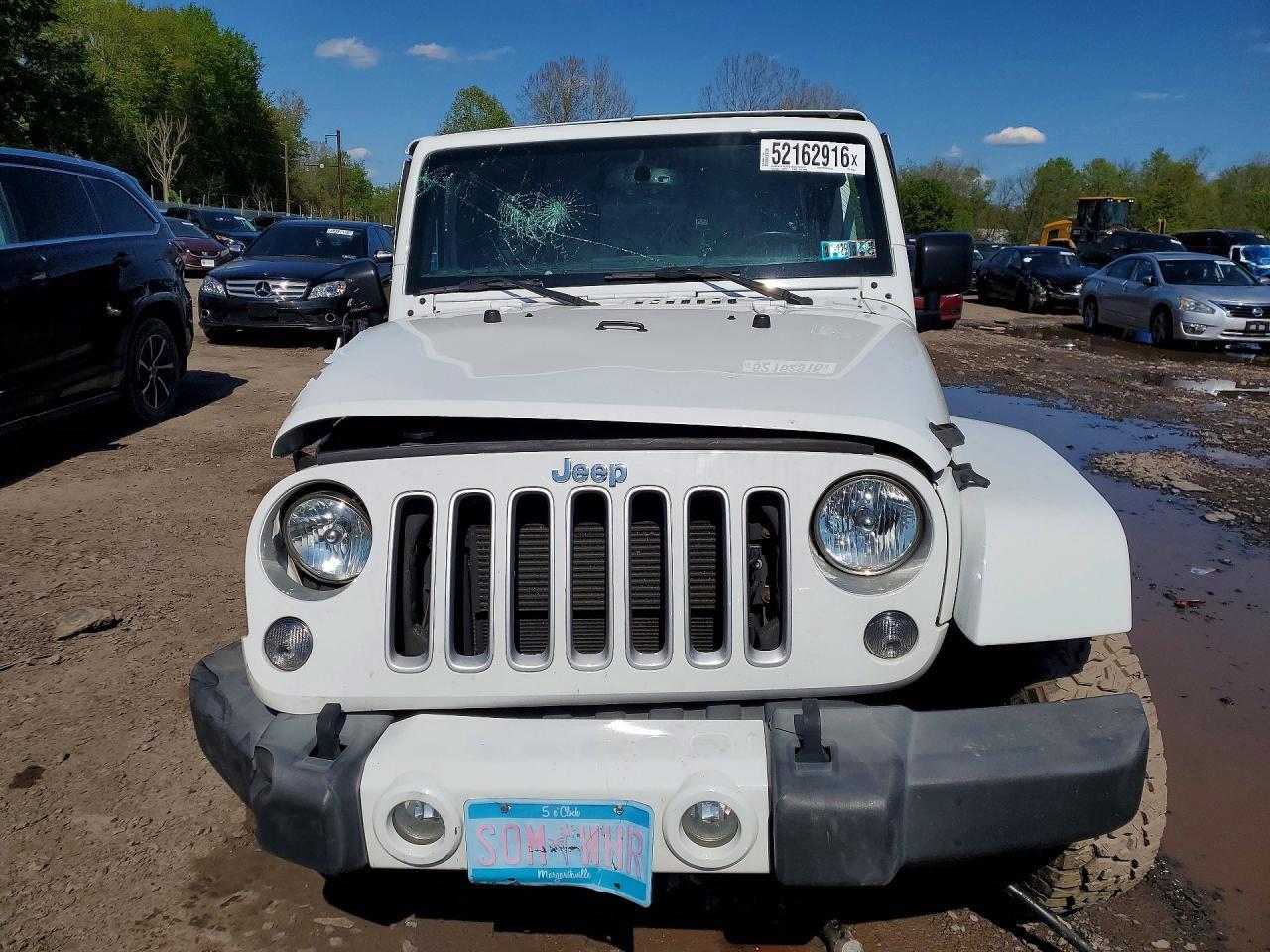 2016 Jeep Wrangler Unlimited Sahara - Image 5