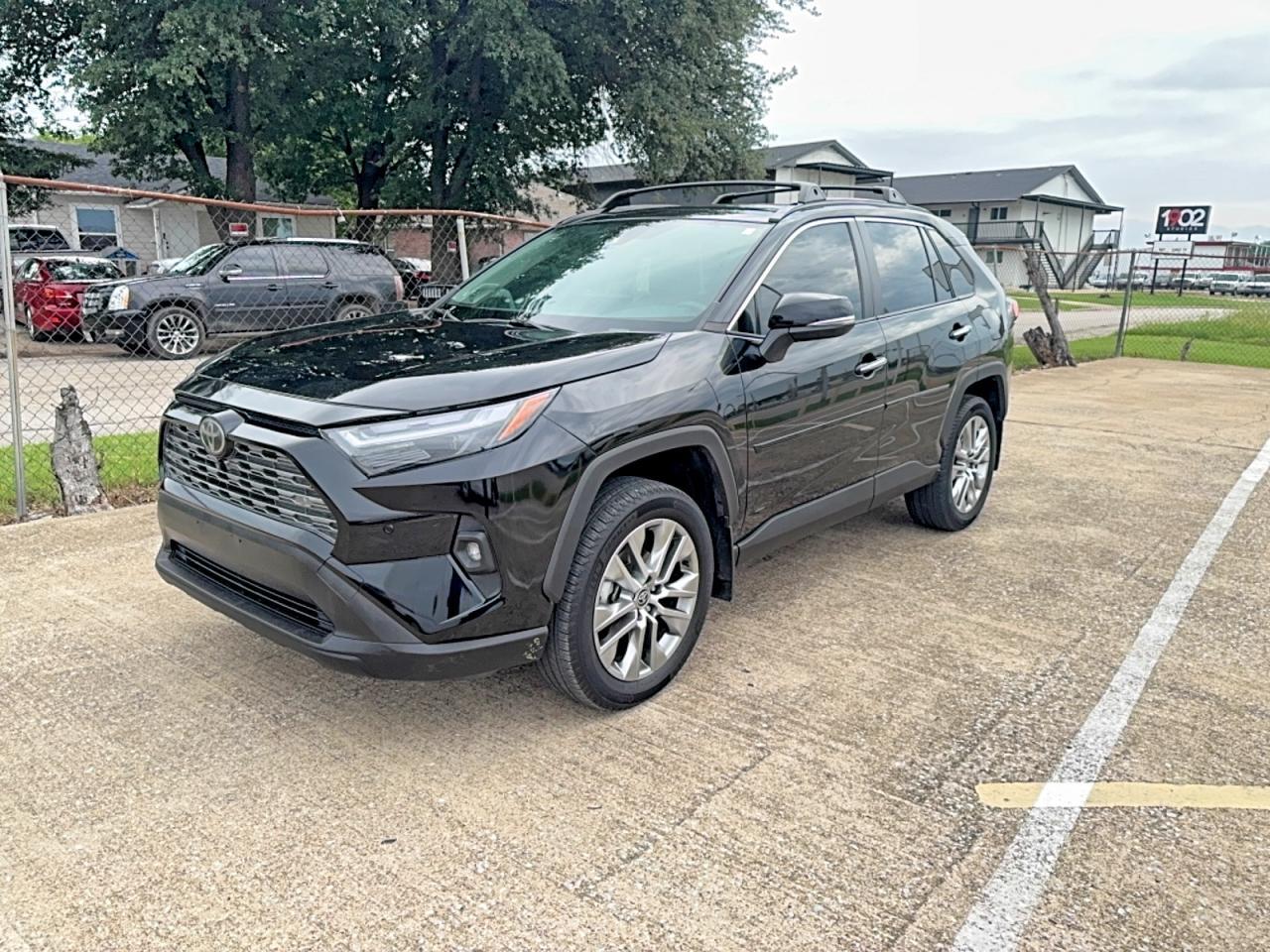 2024 Toyota Rav4 Limited - Фото 2