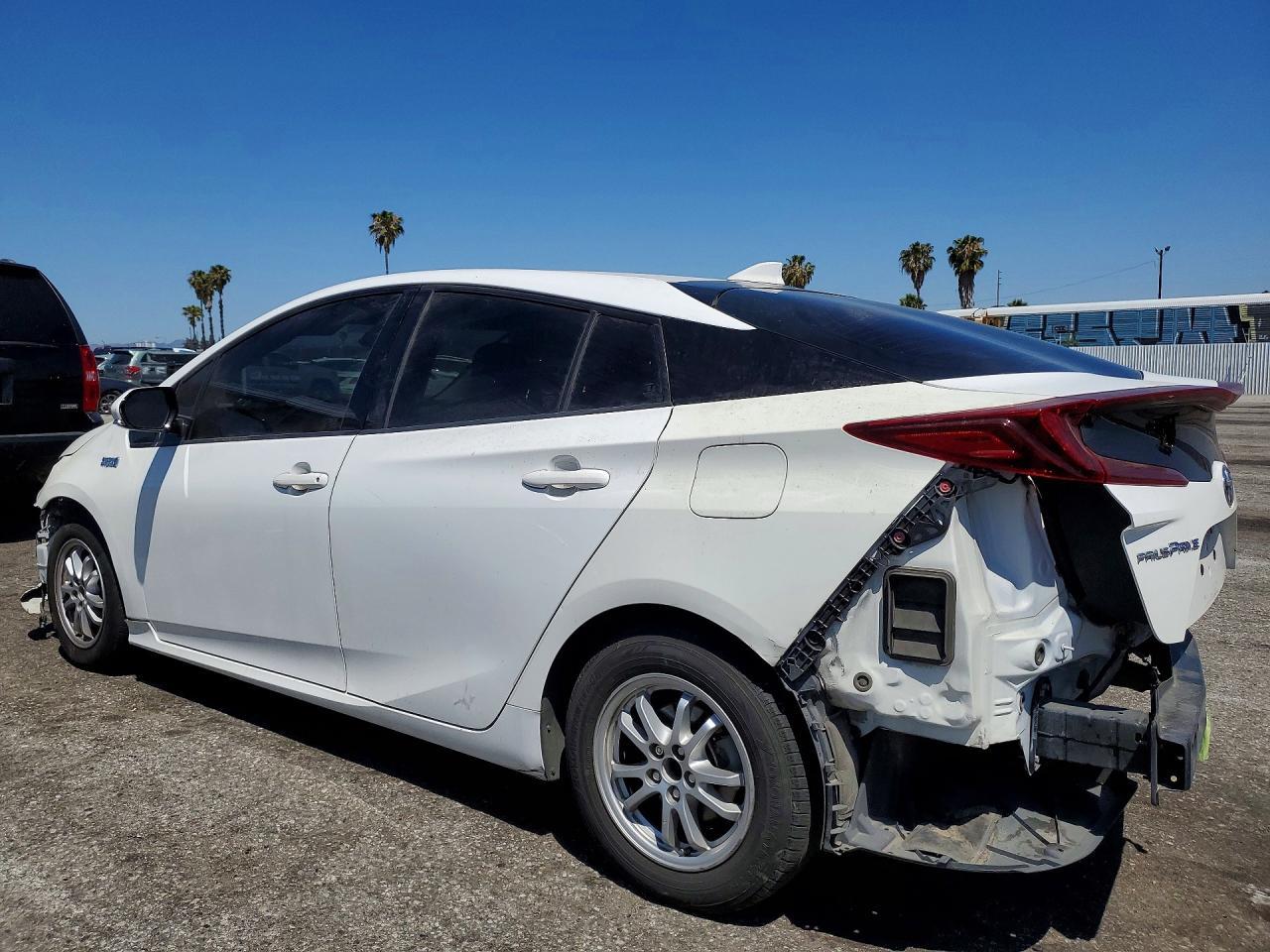 2018 Toyota Prius Prime Premium - Фото 2