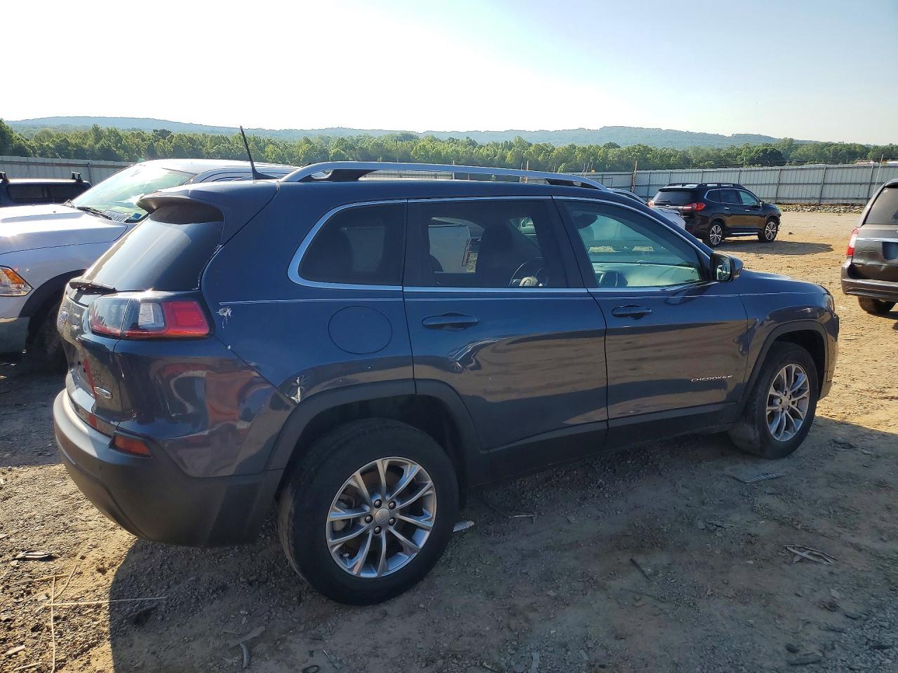 2021 Jeep Cherokee Latitude Plus - Фото 3