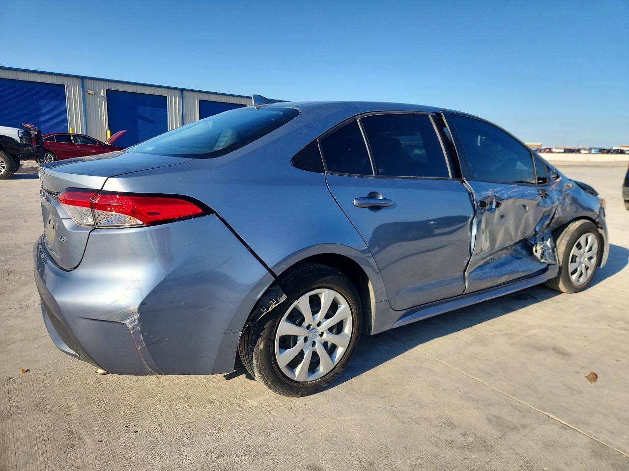 2022 Toyota Corolla Le - Image 3