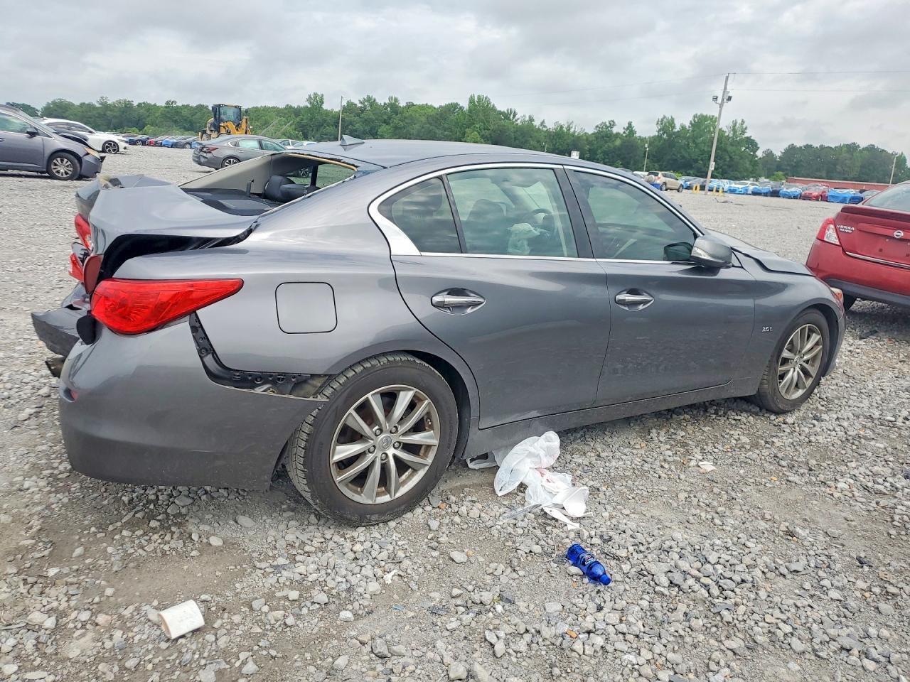 2016 Infiniti Q50 3.0T Premium - Image 3