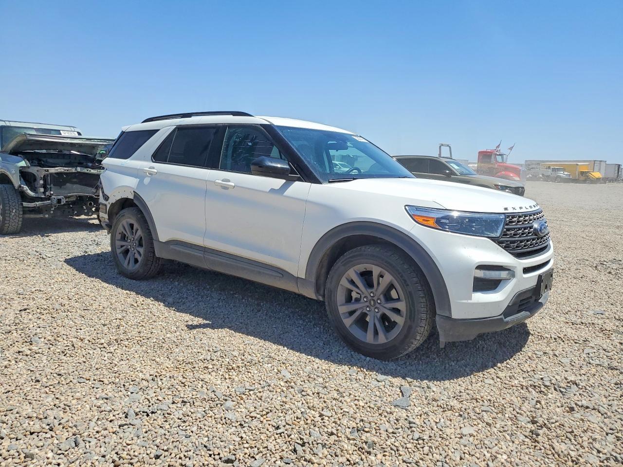 2023 Ford Explorer Xlt - Фото 4