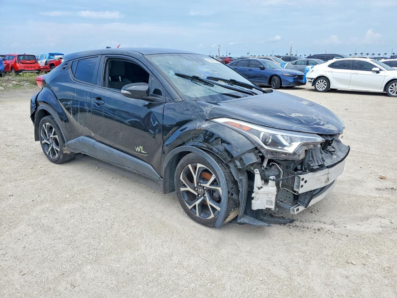 2018 Toyota C-Hr Xle - Image 4