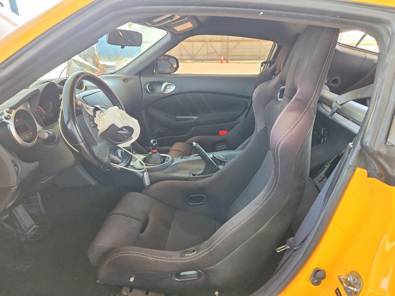 2018 Nissan 370Z Base - Image 7