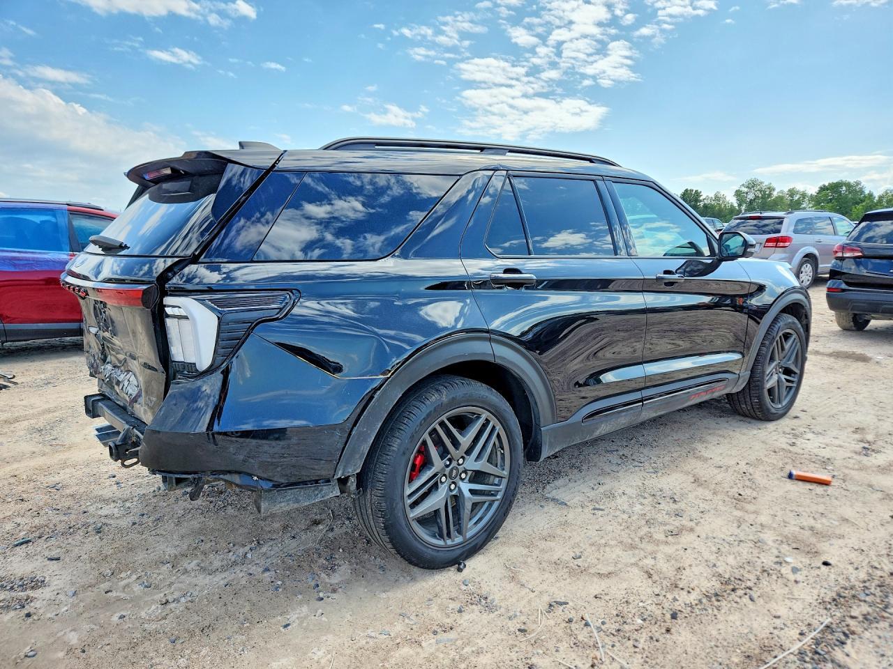2025 Ford Explorer St - Фото 3