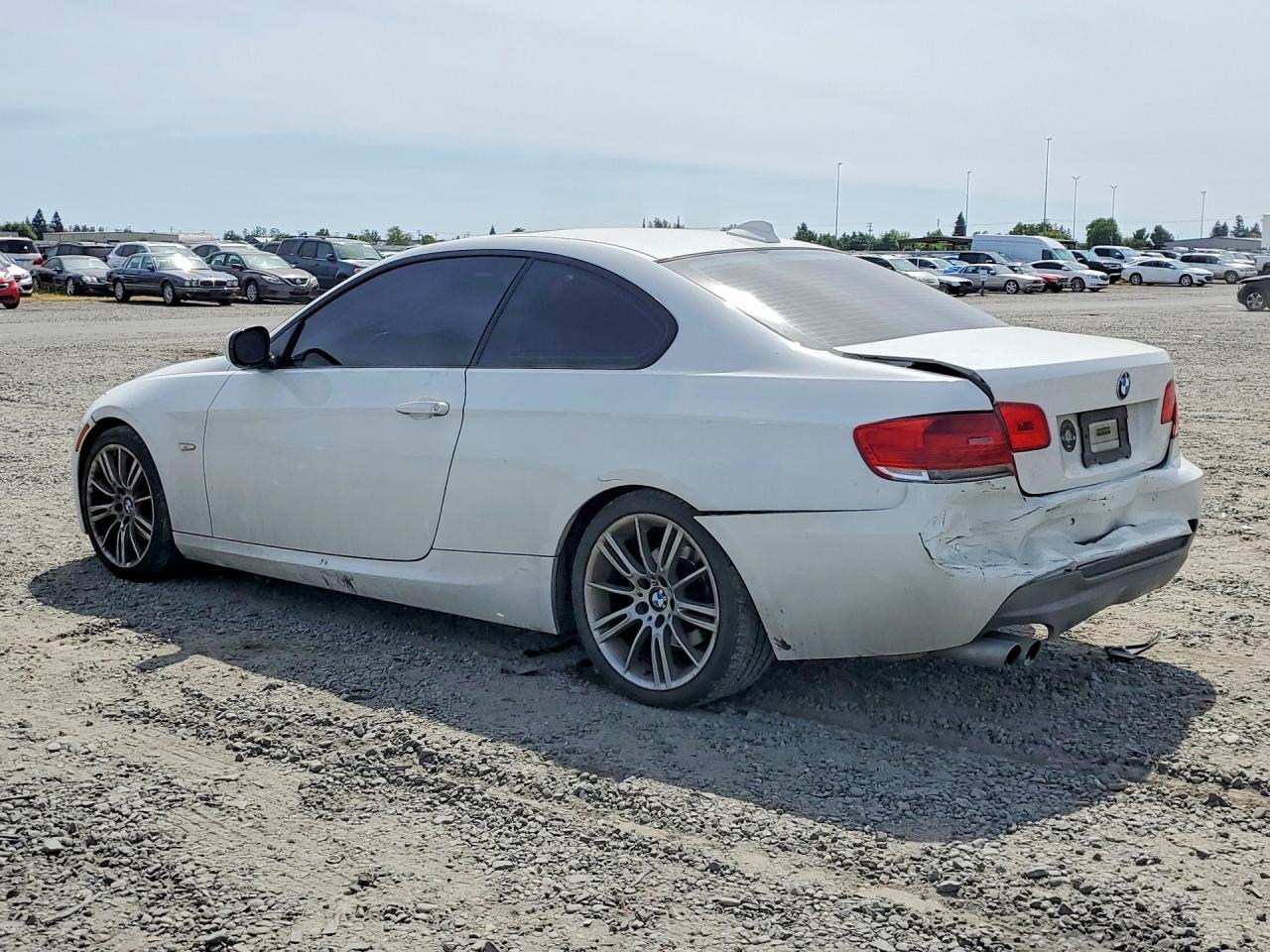 2010 BMW 328 I - Фото 2