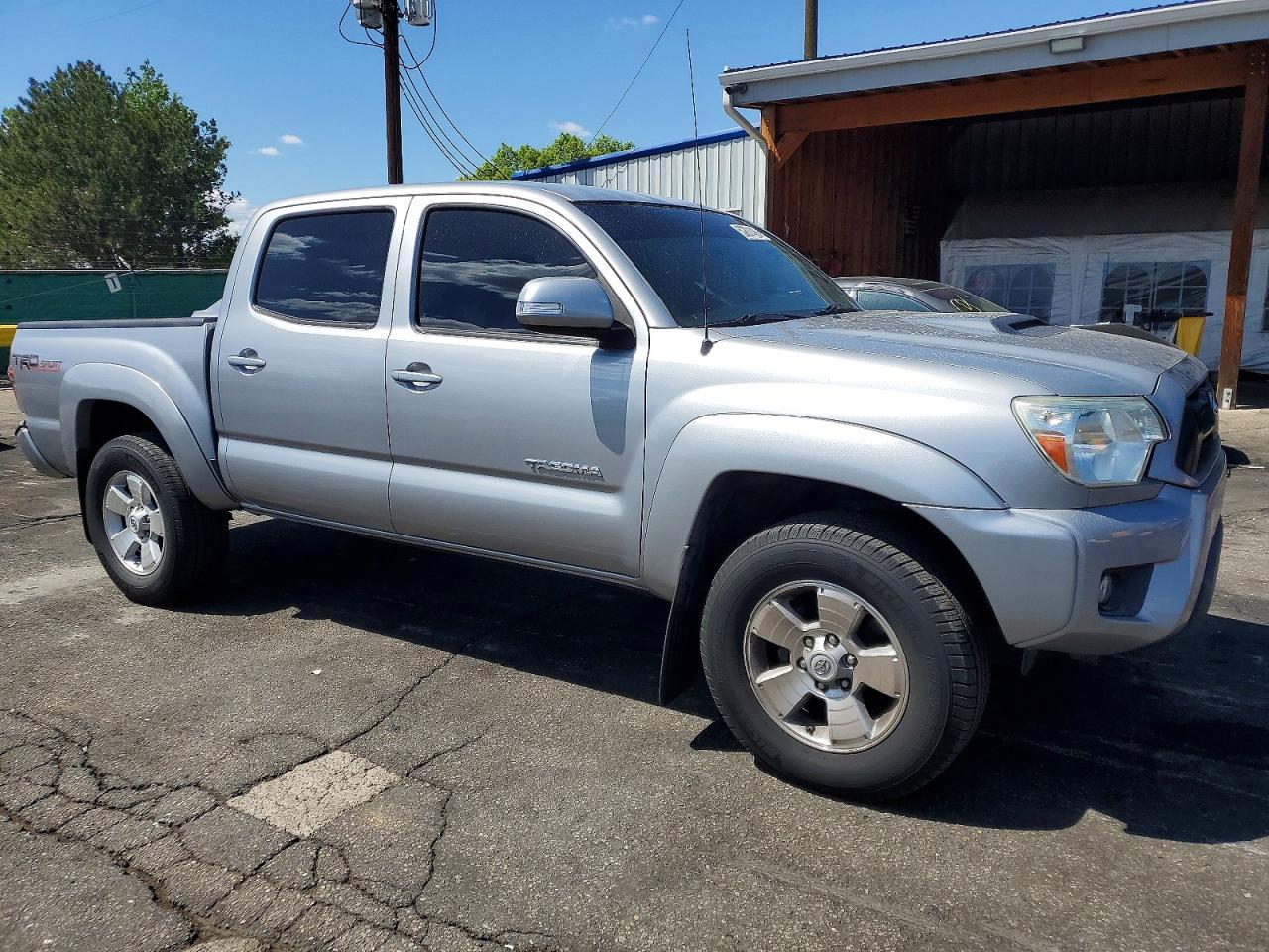 2015 Toyota Tacoma V6 - Image 4