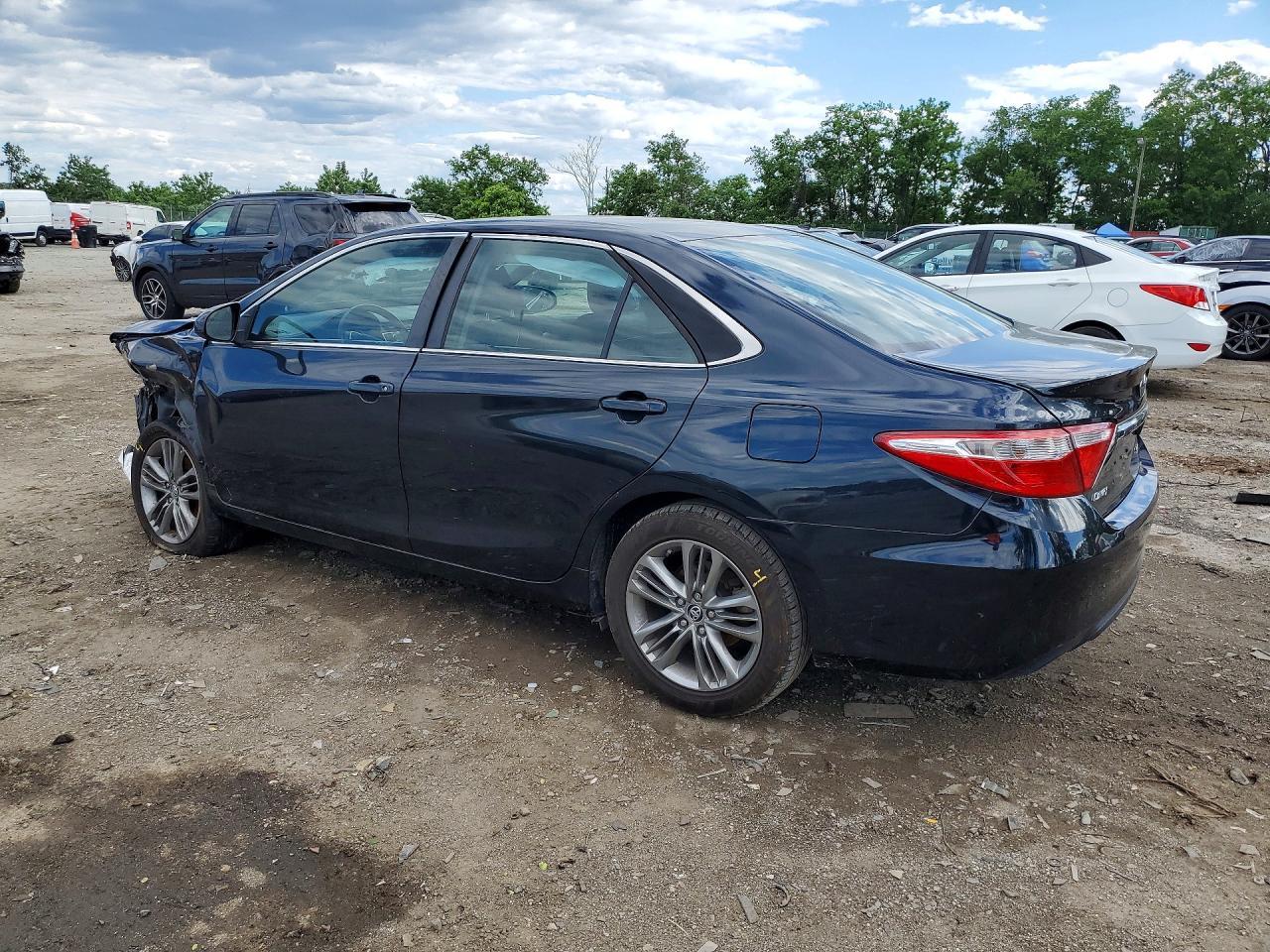 2017 Toyota Camry Se - Фото 2