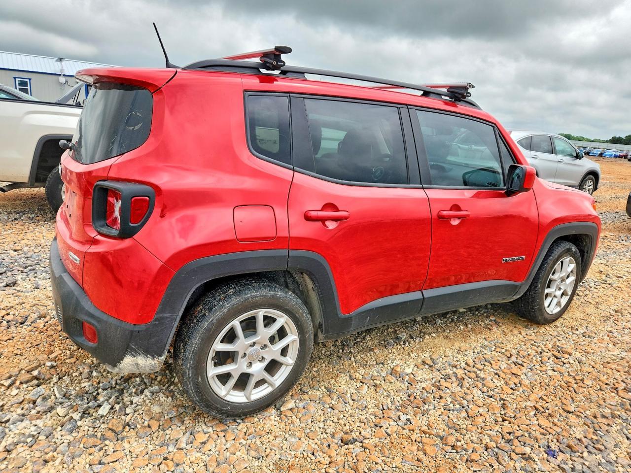 2021 Jeep Renegade Latitude - Image 3