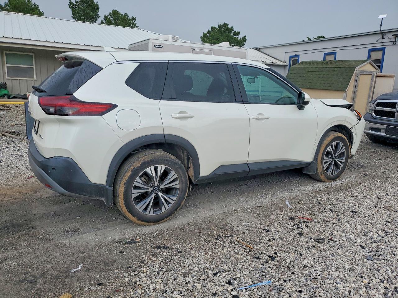 2023 Nissan Rogue Sv - Фото 3