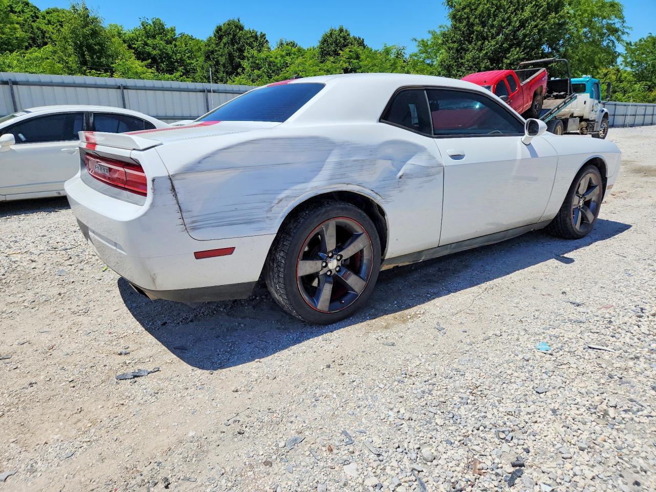 2014 Dodge Challenger Sxt - Image 3