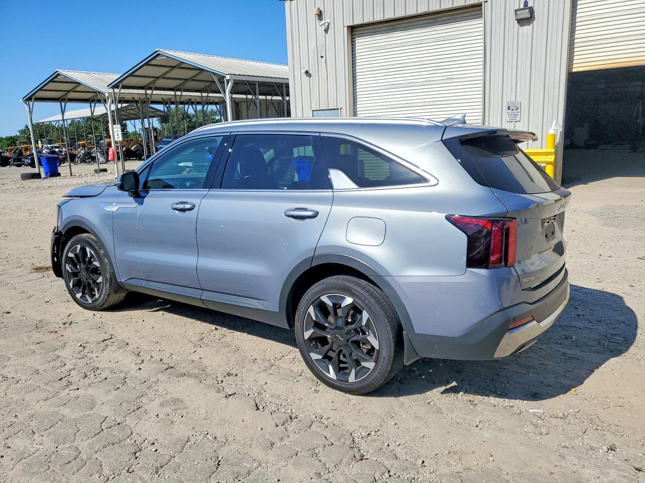 2025 Kia Sorento Ex - Image 2