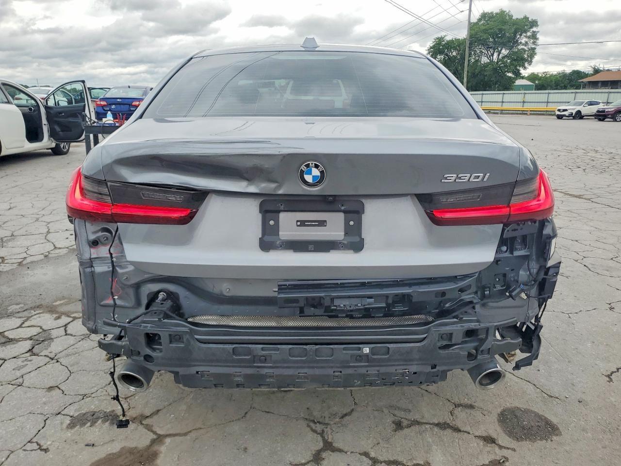 2024 BMW 330I - Фото 6