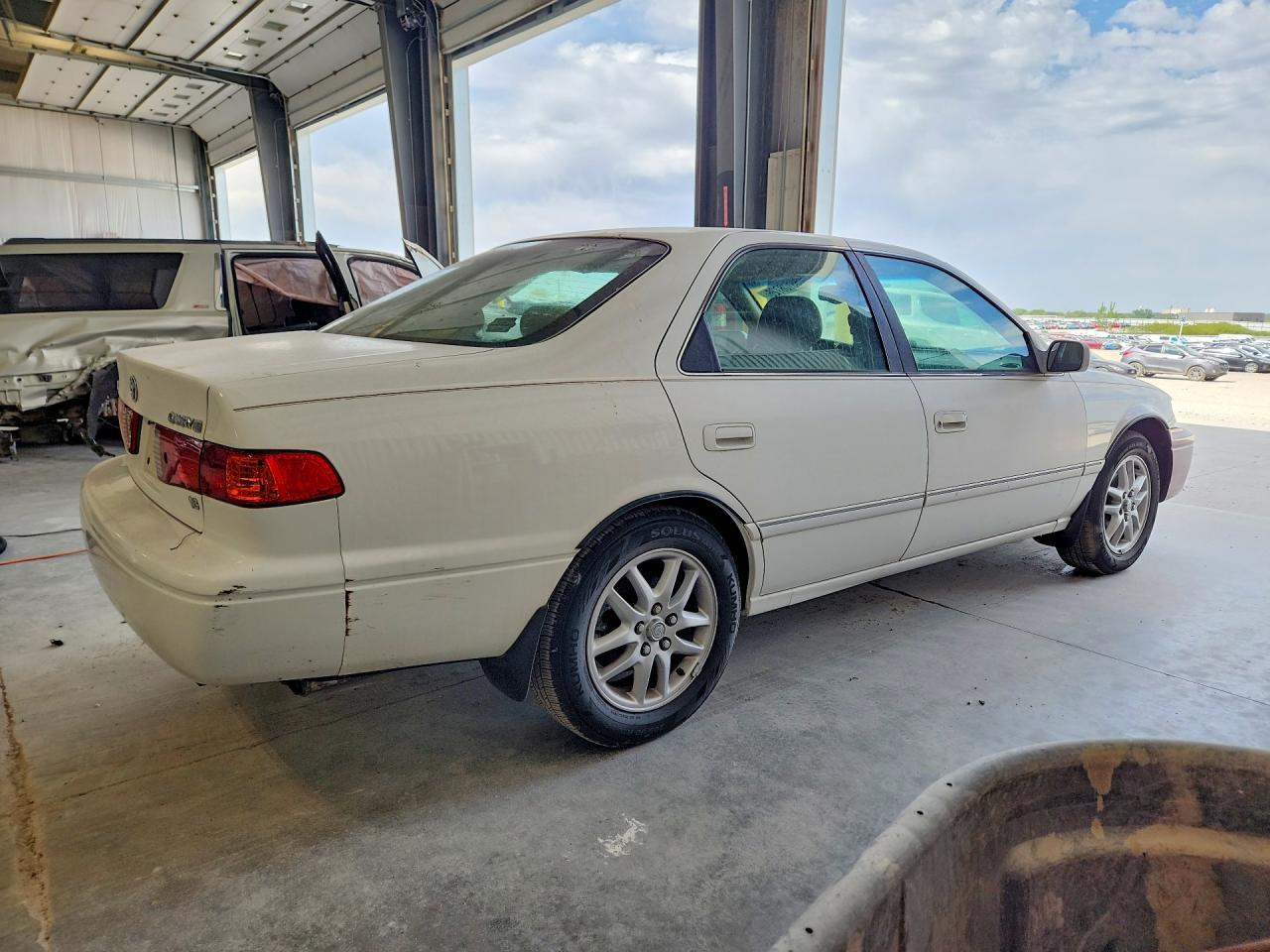 2001 Toyota Camry Xle V6 - Image 3