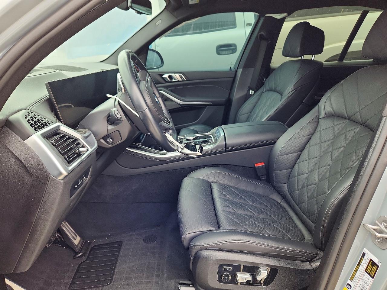 2024 BMW X5 M60I - Фото 7