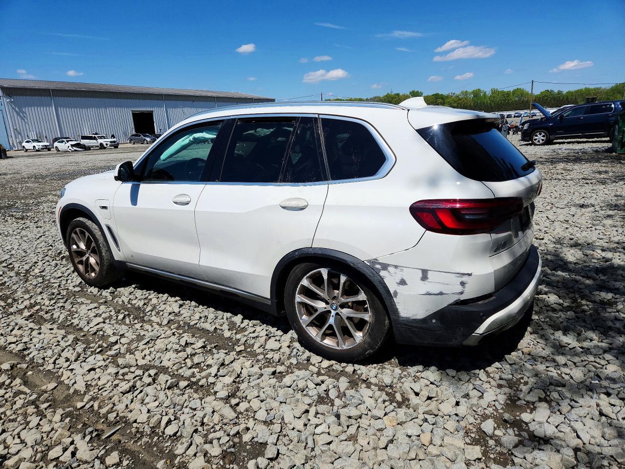 2023 BMW X5 xDrive45E - Image 2