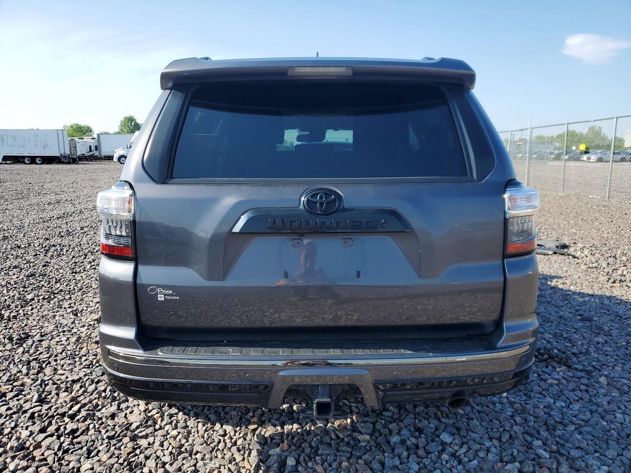 2021 Toyota 4Runner - Image 6