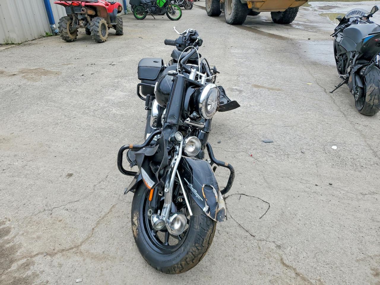 2025 Harley-Davidson Flhc - Image 2