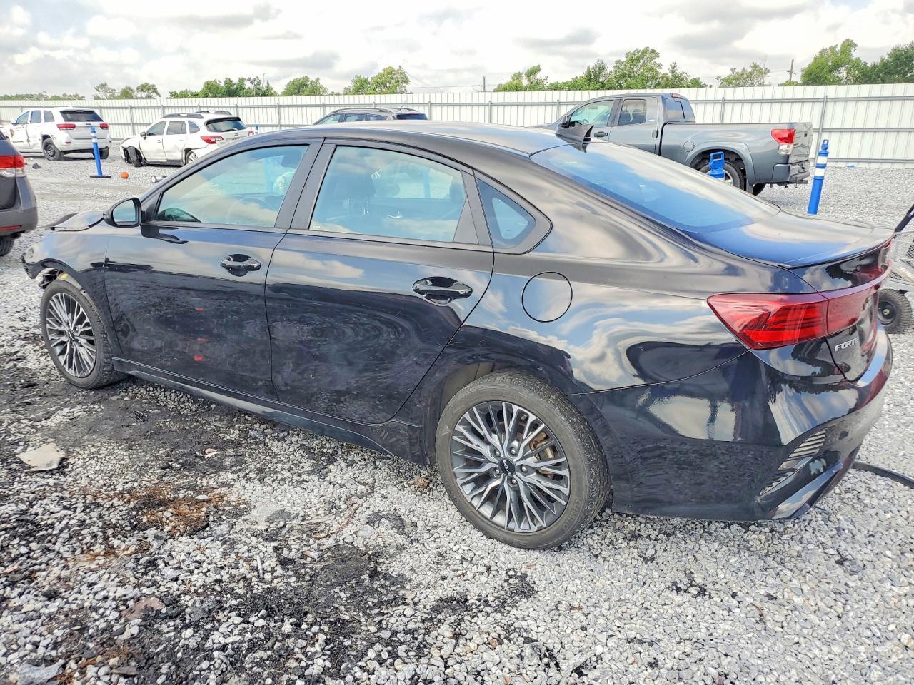 2022 Kia Forte Gt Line - Фото 2