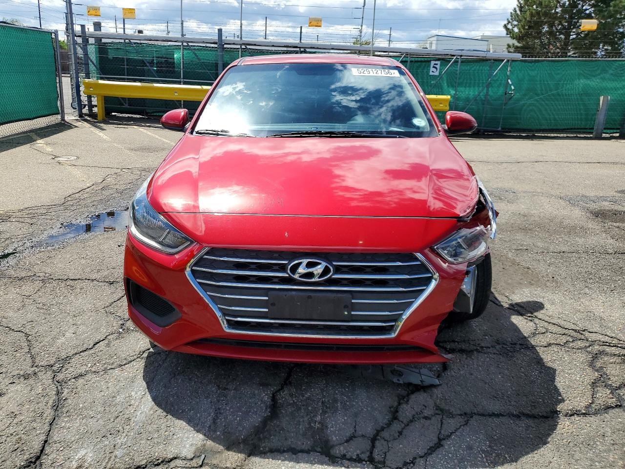 2022 Hyundai Accent Limited W/Int - Фото 5