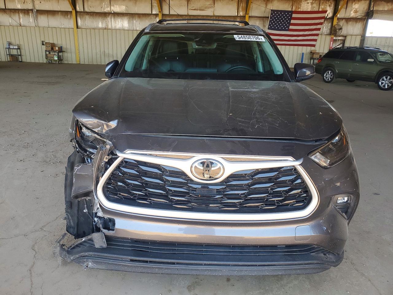 2022 Toyota Highlander Xle - Image 5