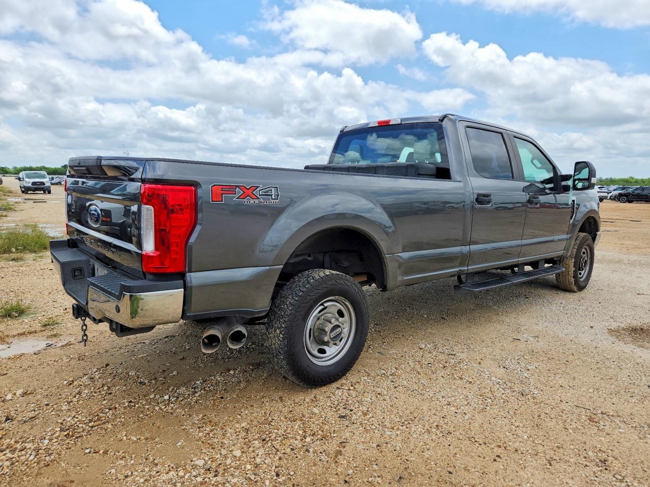 2019 Ford F350 Super Duty - Фото 3