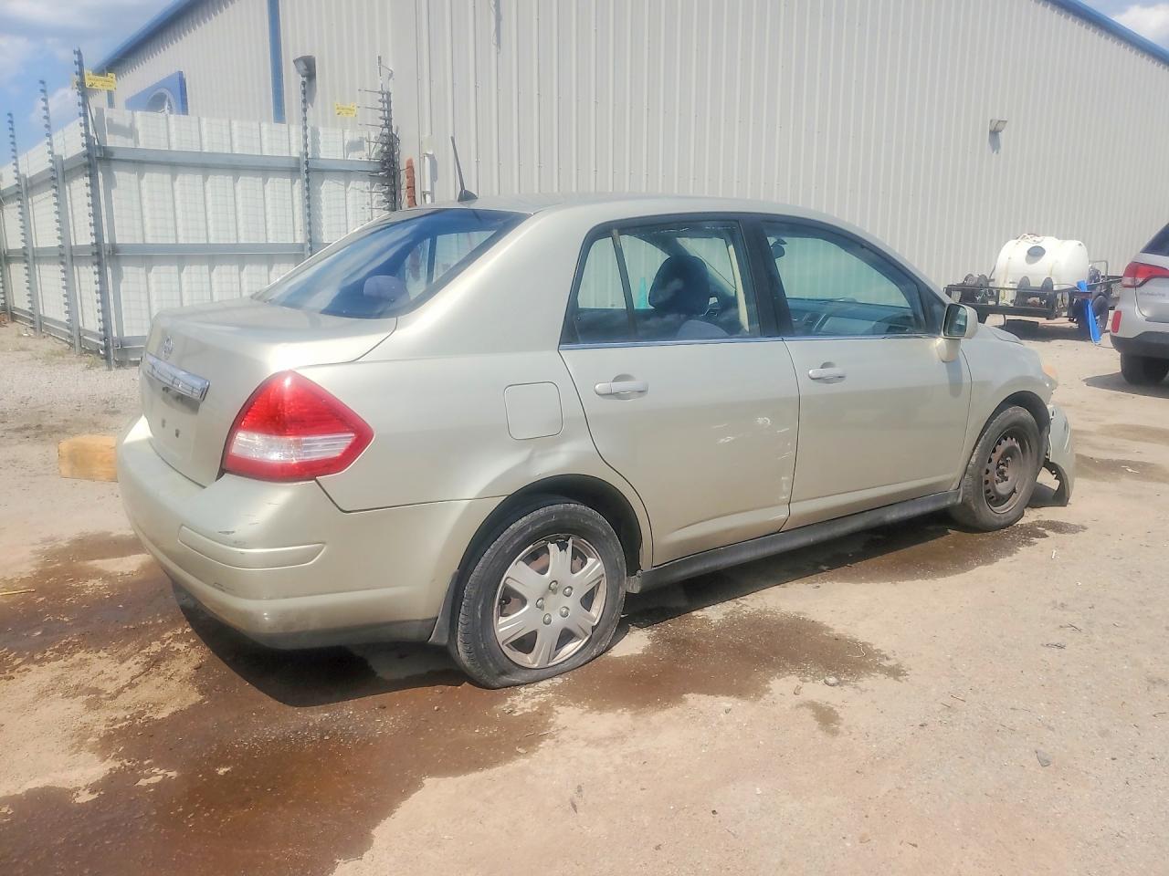 2008 Nissan Versa 1.8 S - Фото 3