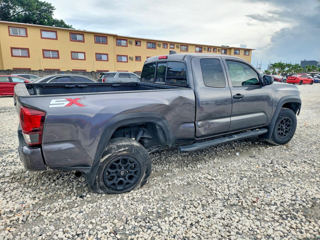 2022 Toyota Tacoma Sr V6 - Фото 3