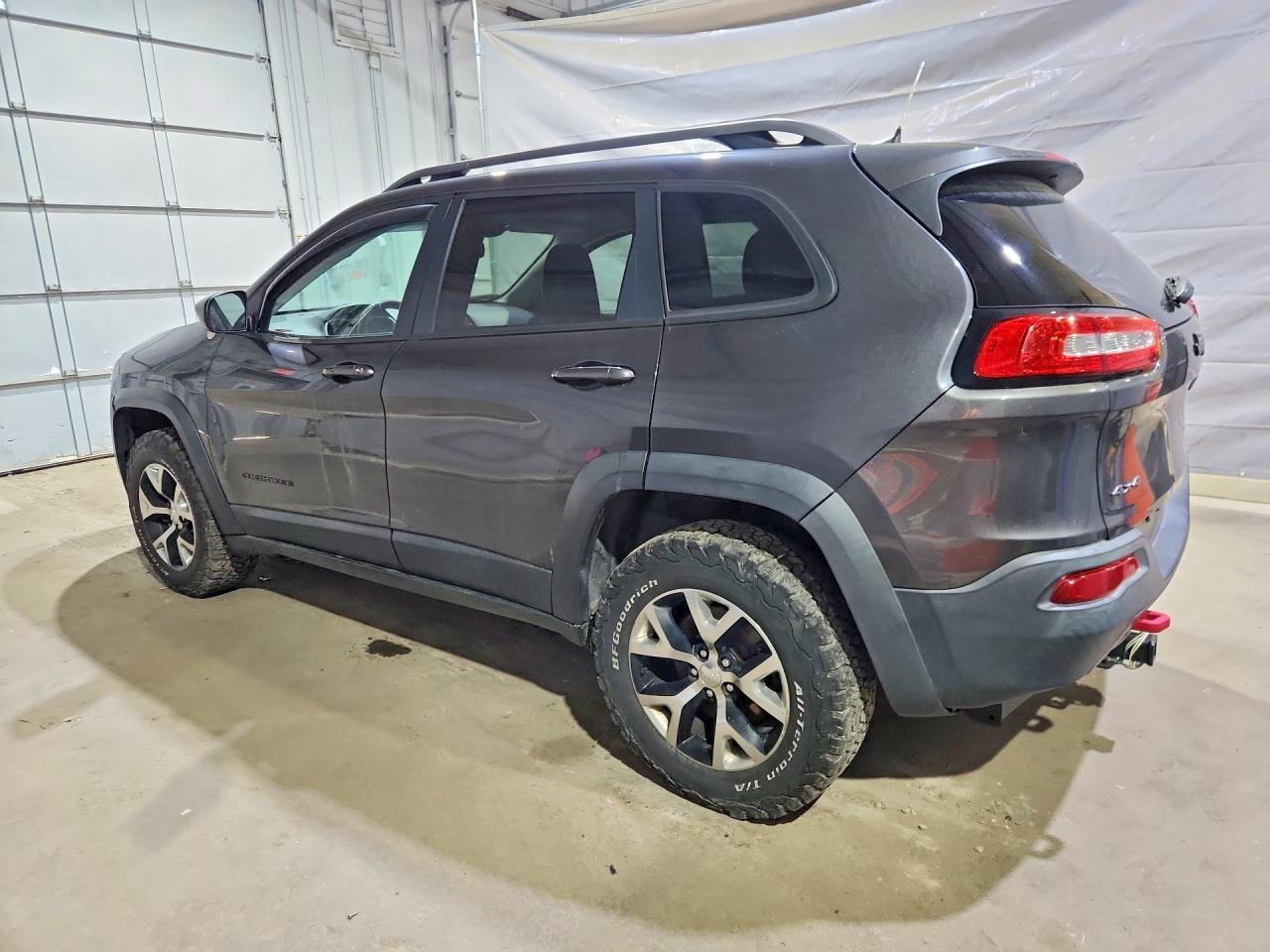 2016 Jeep Cherokee Trailhawk - Image 2