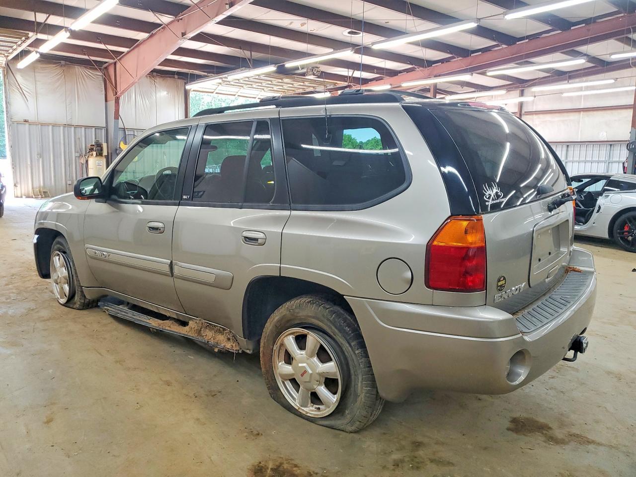 2003 GMC Envoy - Фото 2