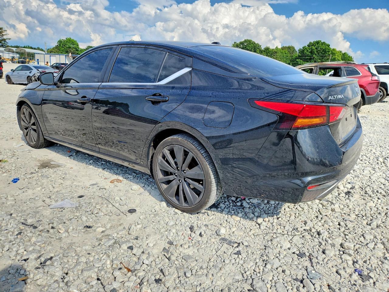 2022 Nissan Altima 2.5 Sr - Image 2