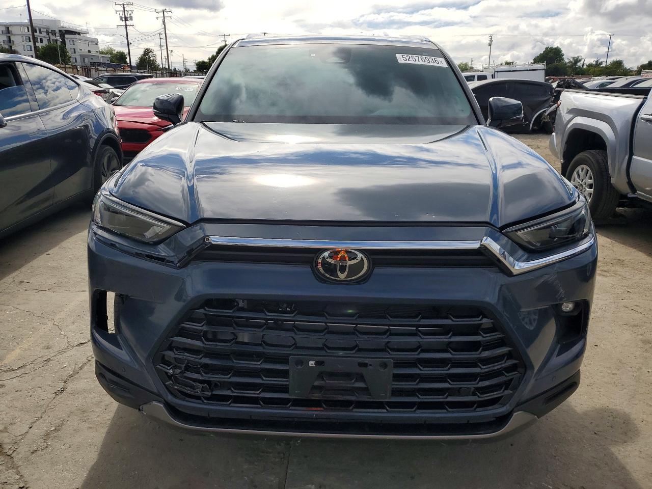 2024 Toyota Grand Highlander Limited - Image 5