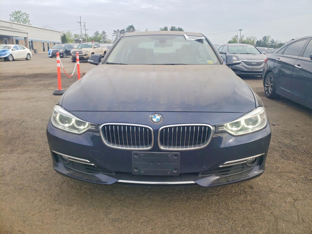 2014 BMW 3 Series - Image 5