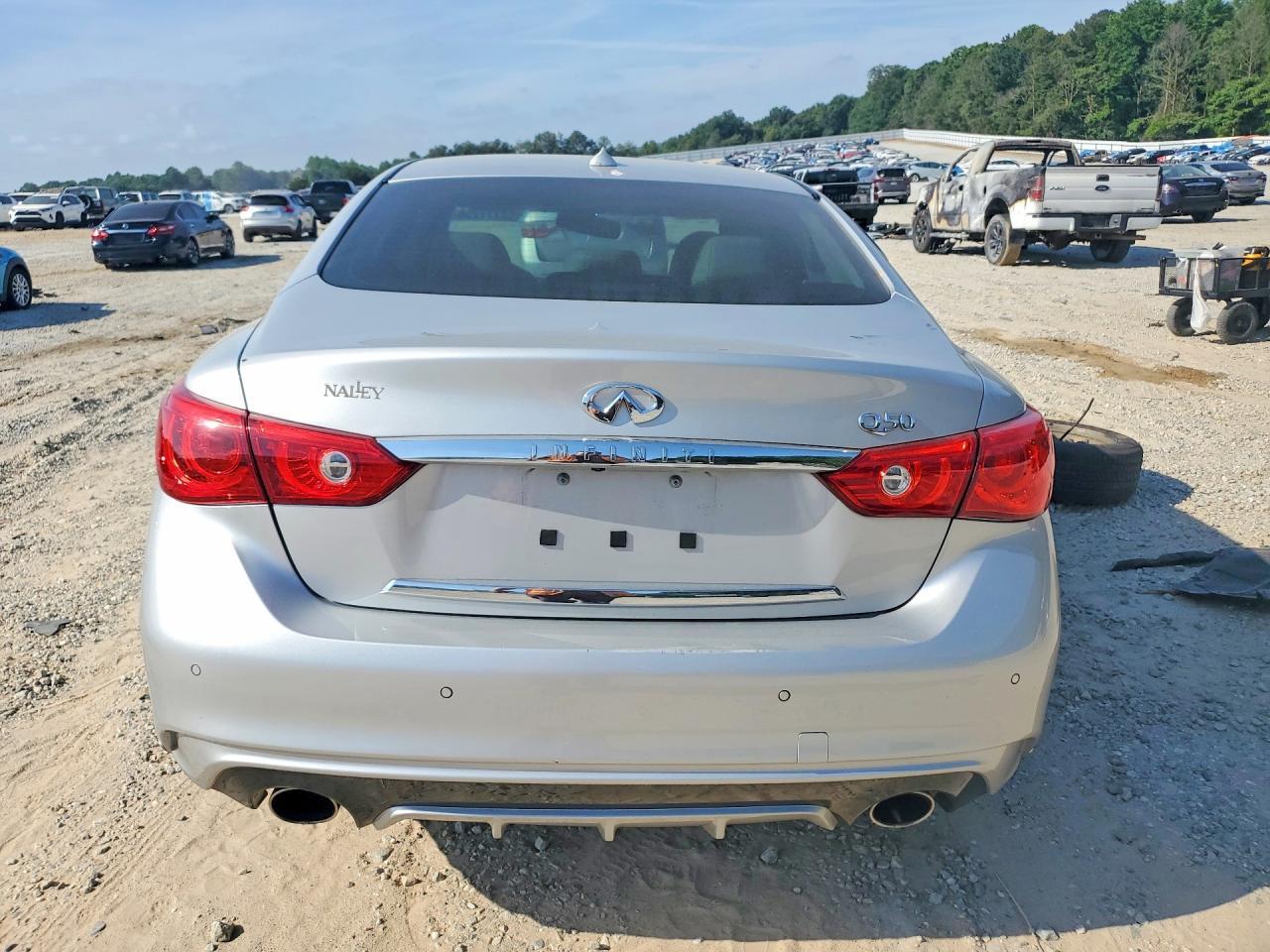 2015 Infiniti Q50 Premium - Image 6