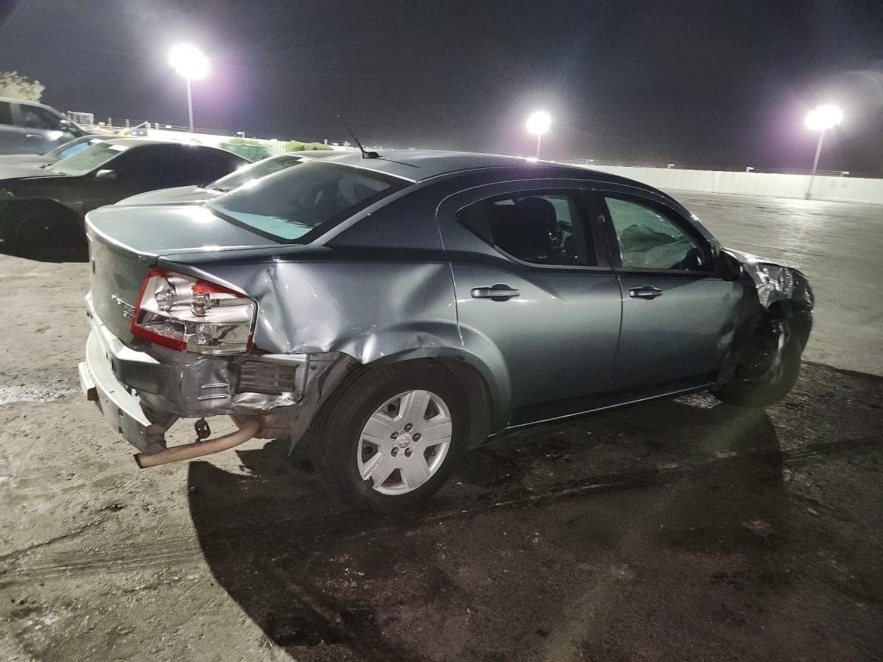 2010 Dodge Avenger Sxt - Фото 3
