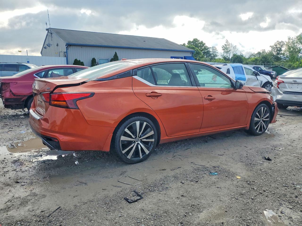 2020 Nissan Altima Sr - Image 3