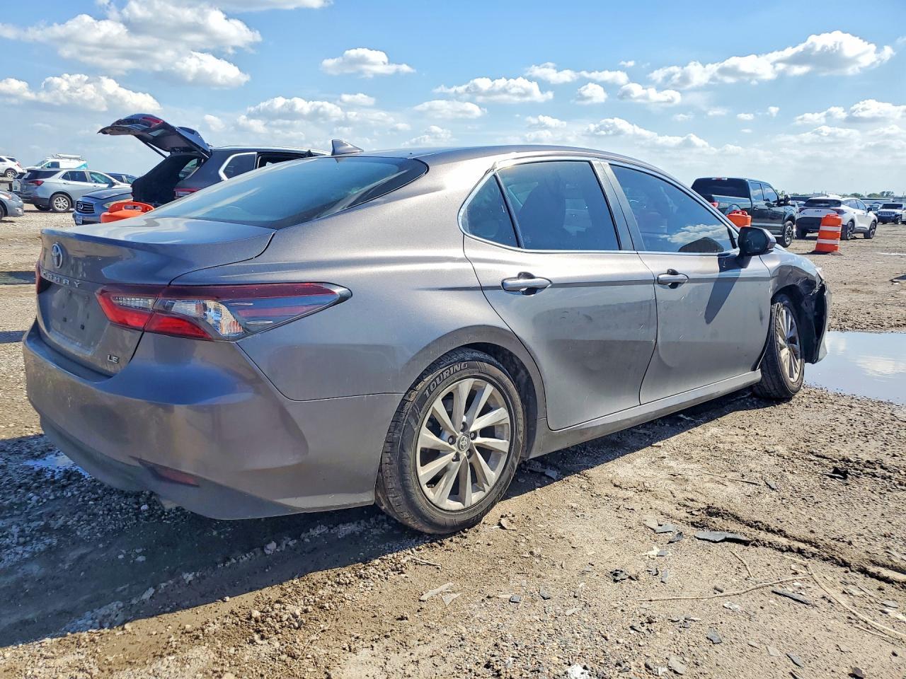 2024 Toyota Camry Le - Image 3
