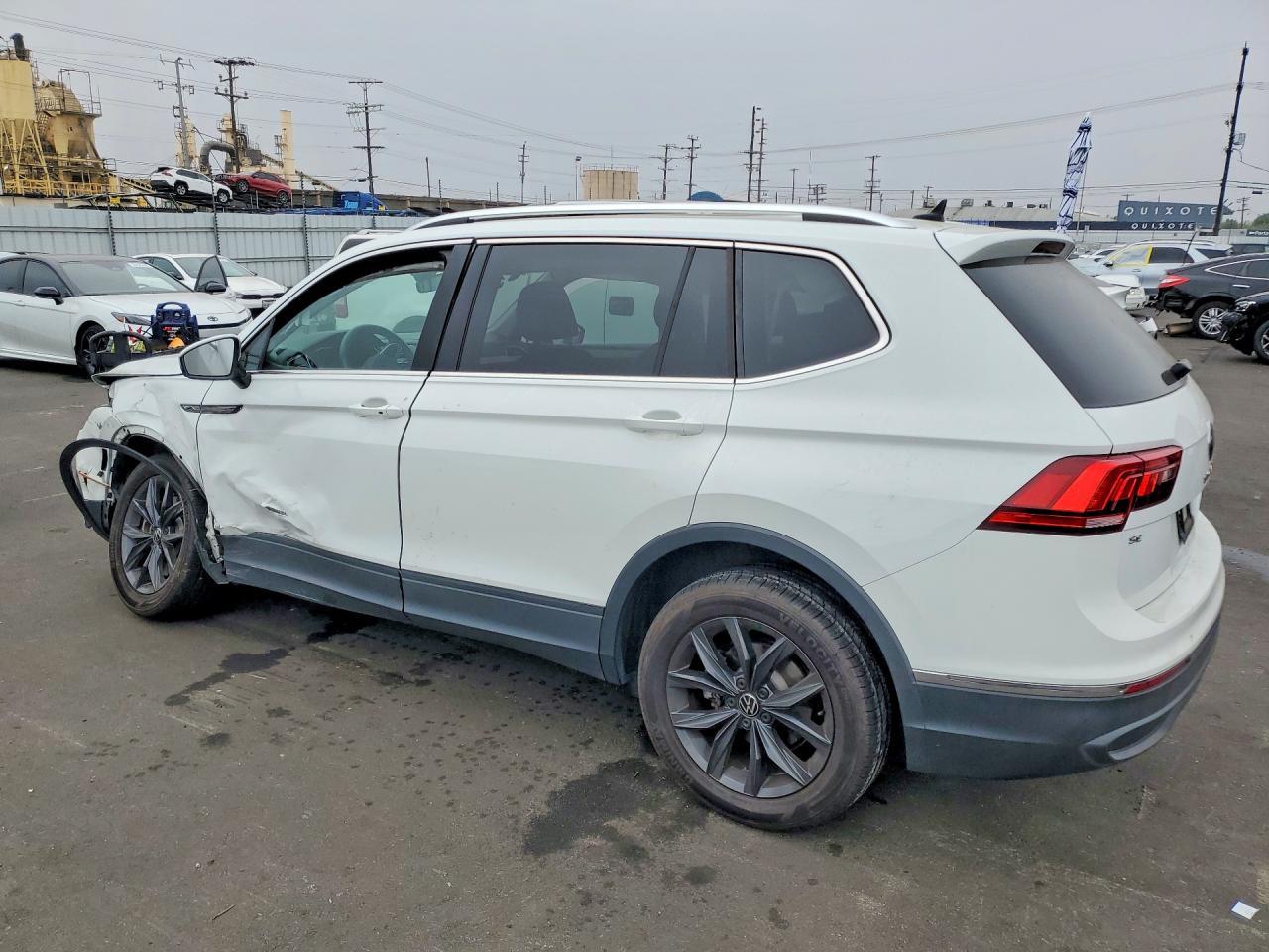 2022 Volkswagen Tiguan - Фото 2