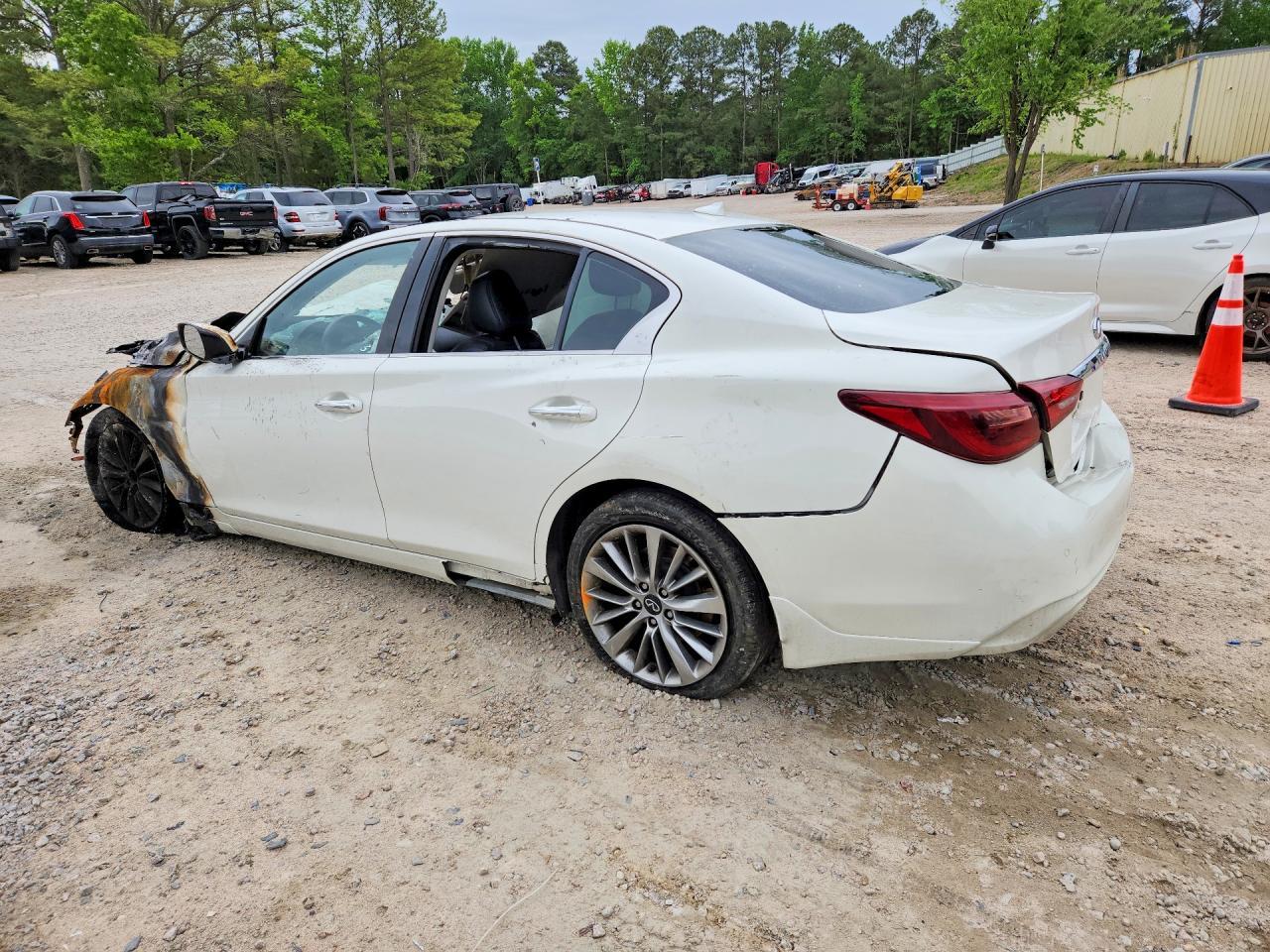 2021 Infiniti Q50 Luxe - Фото 2