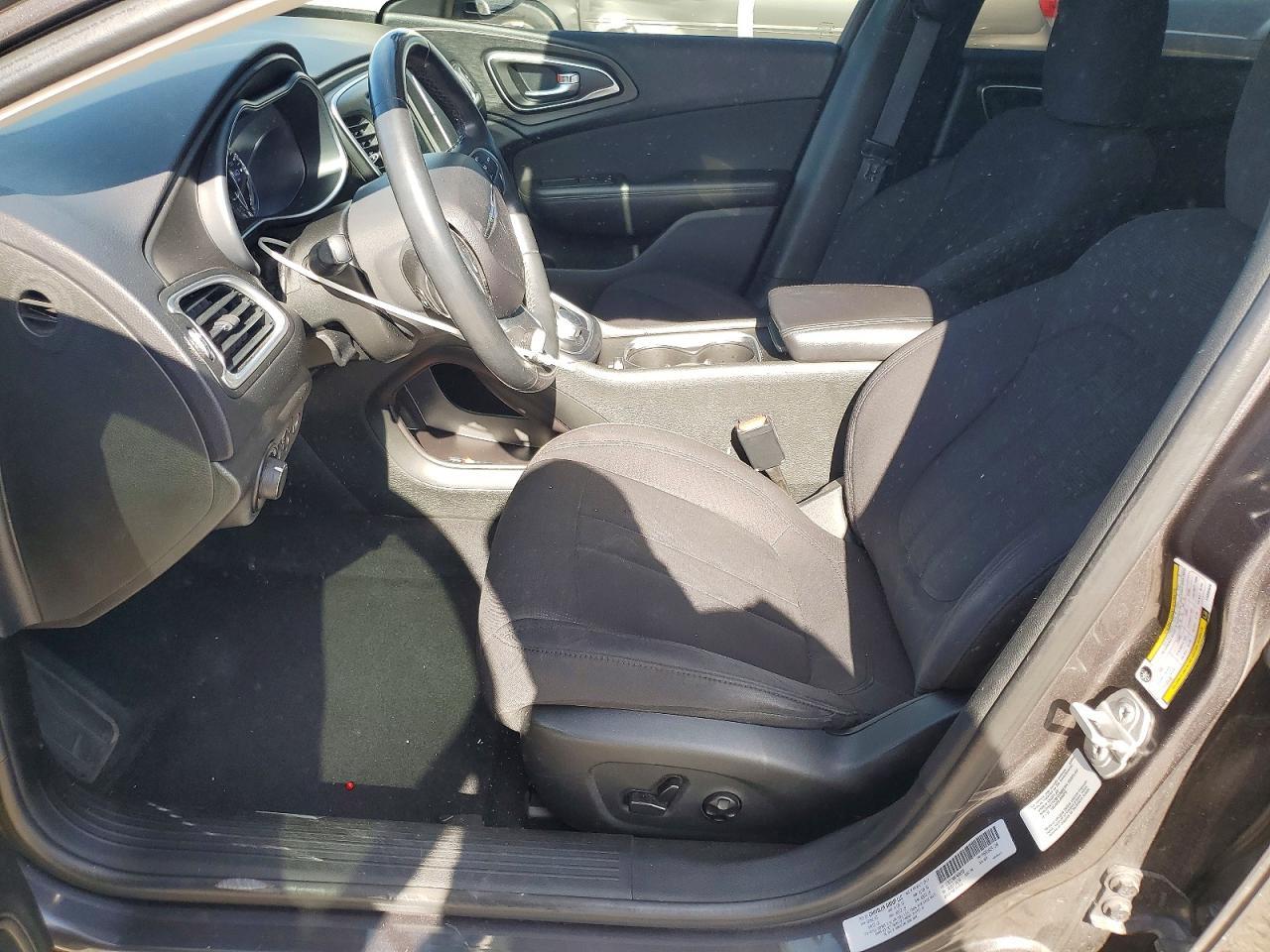 2015 Chrysler 200 Limited - Фото 7