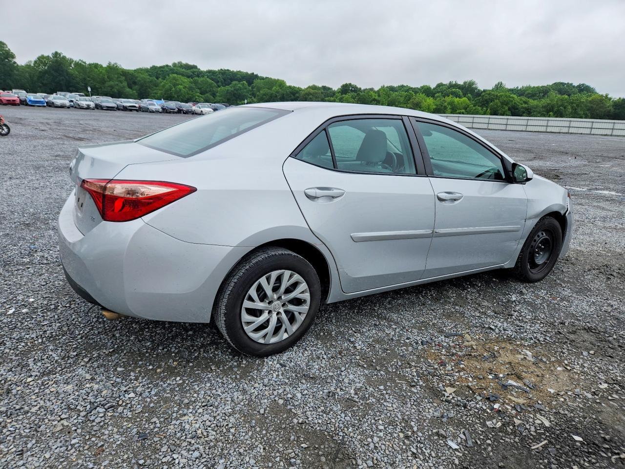 2017 Toyota Corolla Le - Фото 3