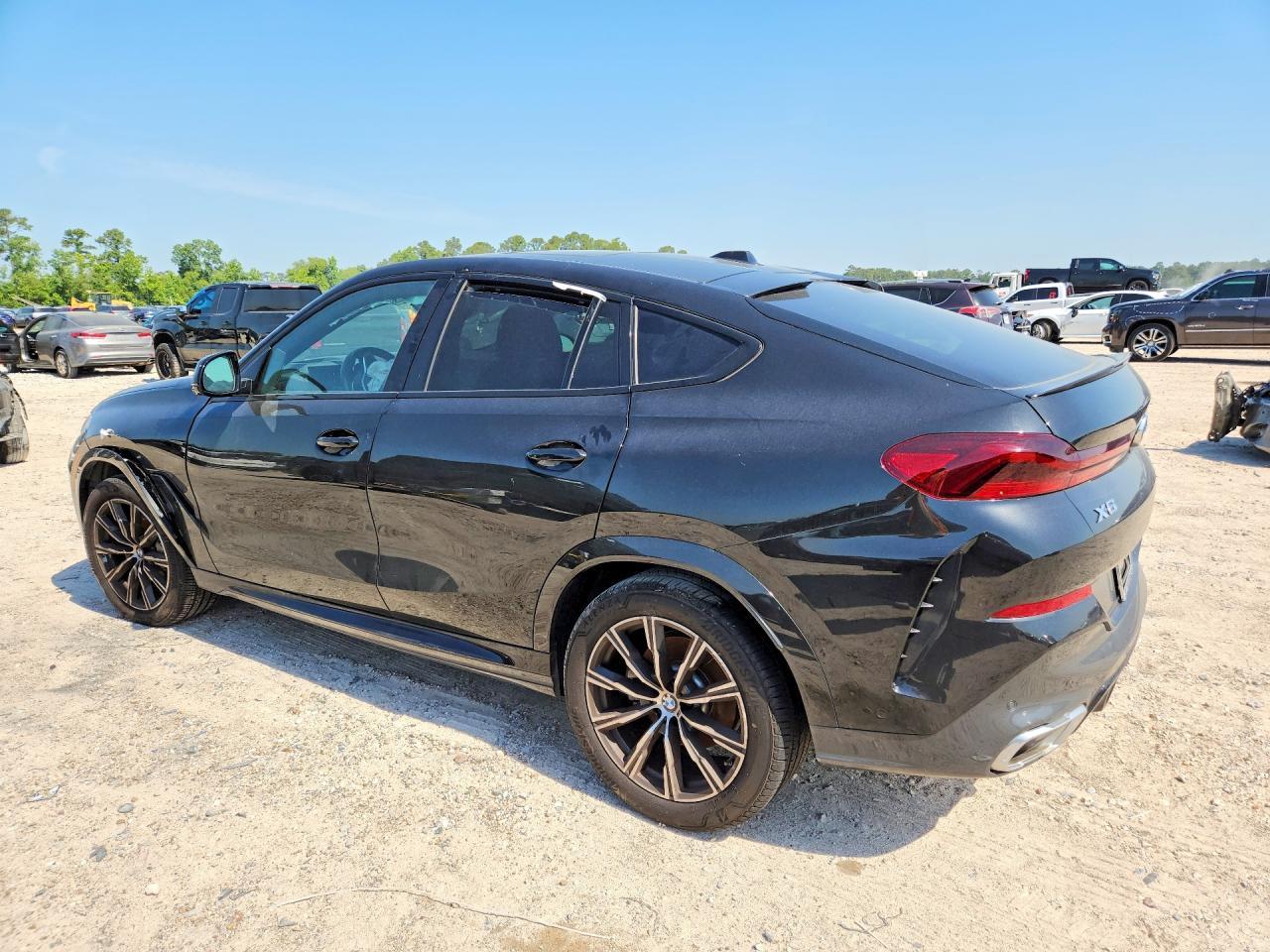 2025 BMW X6 xDrive40I - Image 2