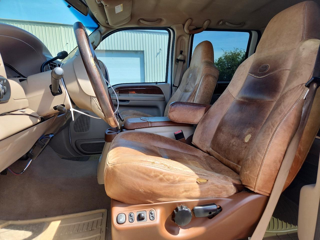 2004 Ford F250 Super Duty - Image 7