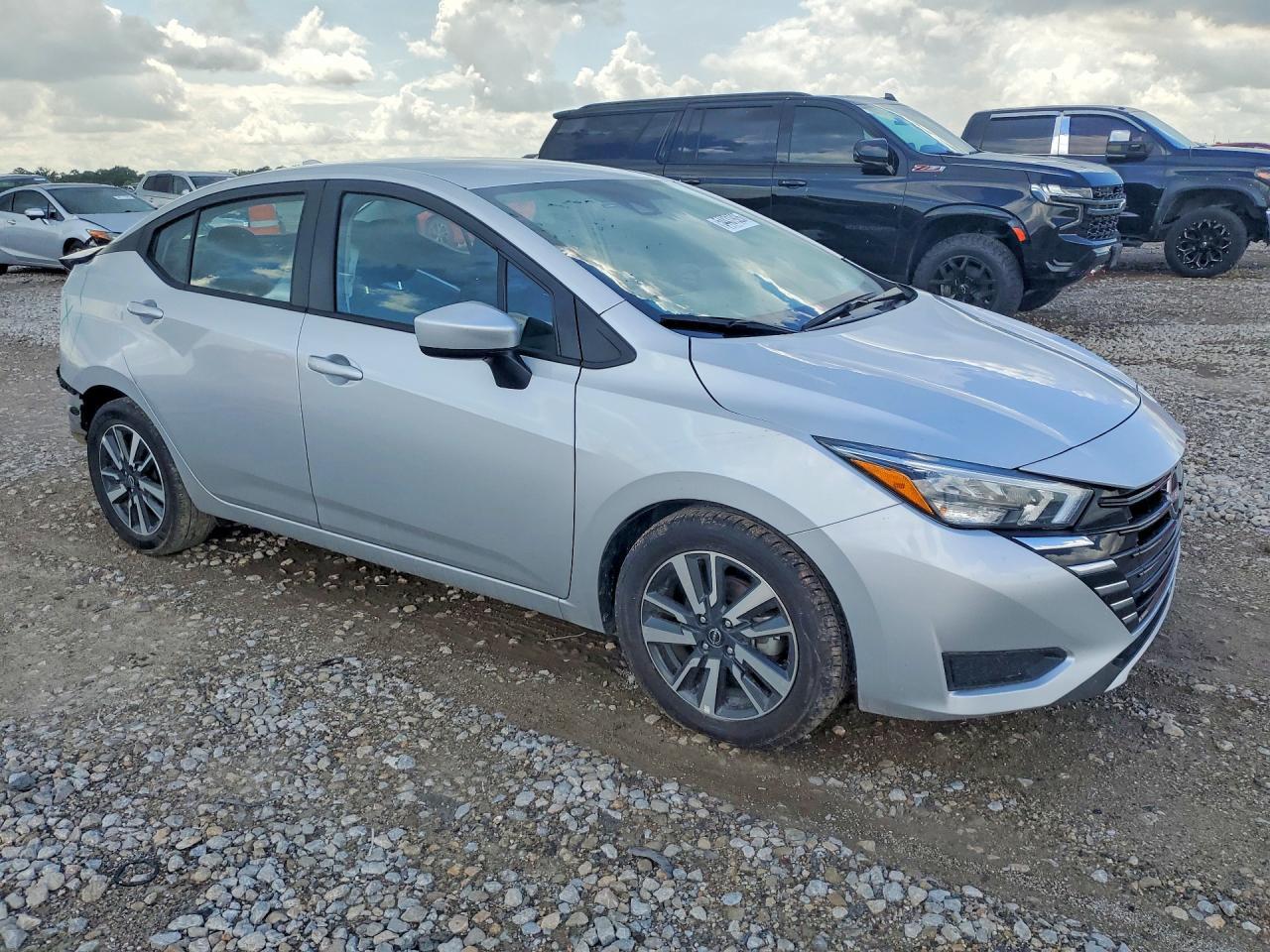 2025 Nissan Versa Sv - Image 4