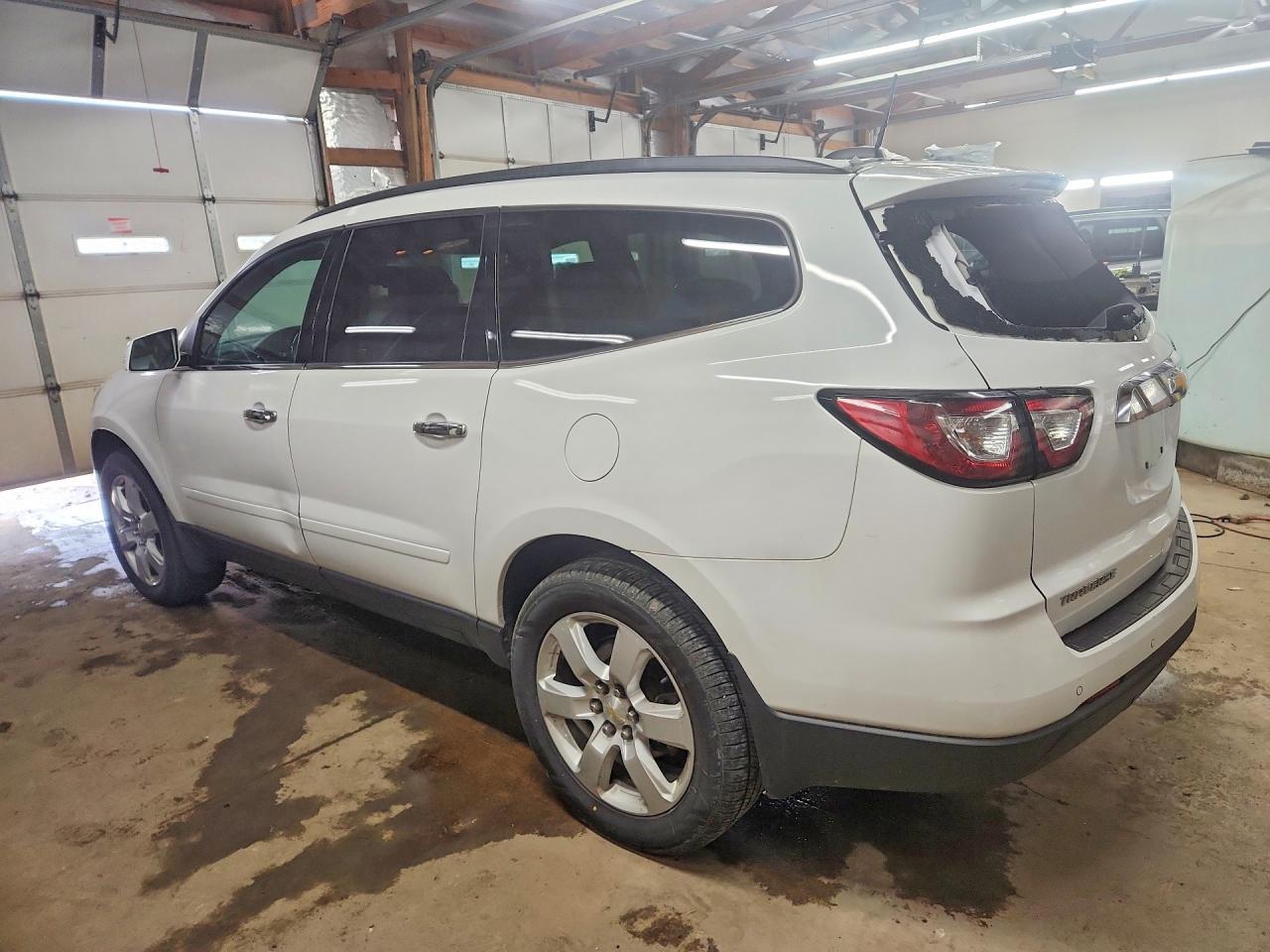 2017 Chevrolet Traverse Lt - Image 2