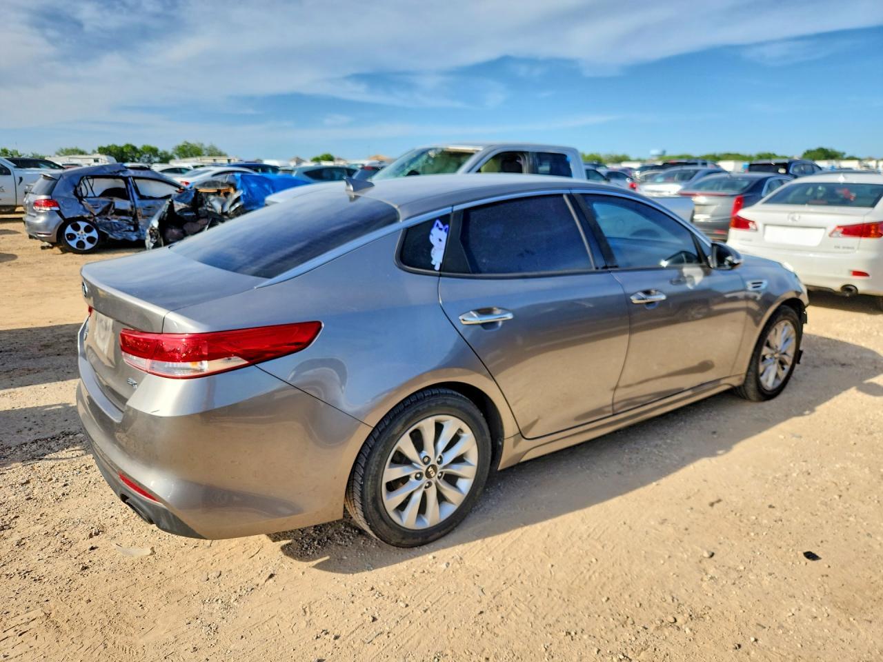 2016 Kia Optima Ex - Image 3